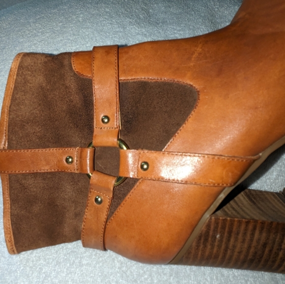 Lauren Ralph Lauren Dylan suede and leather mid heel boots. Size 8.5 - Picture 7 of 15